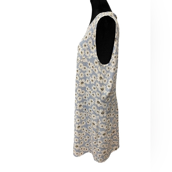 Chesley Vintage Plus Size Blue Garden Whimsical Floral Print Sleeveless Dress - Picture 4 of 7